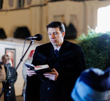 Ma meggyújtottuk az adventi koszorú harmadik gyertyáját