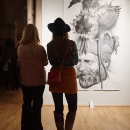 Az Iparosotthonban továbbra is megtekinthető az „Origins” című kortárs képzőművészeti kiállítás