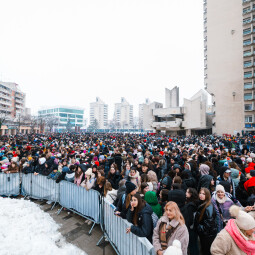 A legnagyobb román költő, Mihai Eminescu verse több ezer diák hangján csendült ma fel Szatmárnémetiben