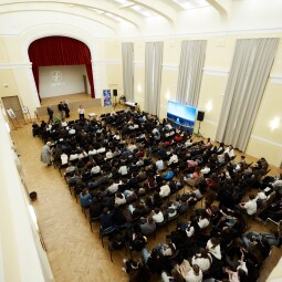 A Mi Erkelünk – első nemzetközi bemutató