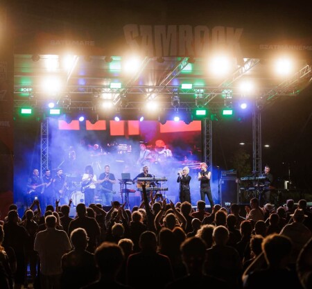 A SamROCK generációkat hozott össze az Október 25. téren! Szenvedély és rock minden mennyiségben!